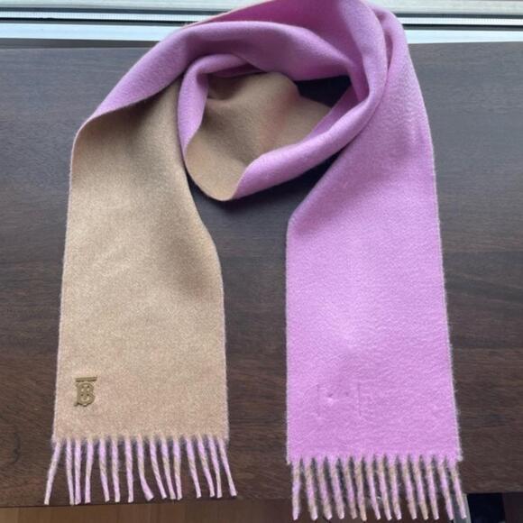 💖NWOT💖Burberry Reversible 100 Cashmere Scarf Pink/camel - Picture 3 of 7